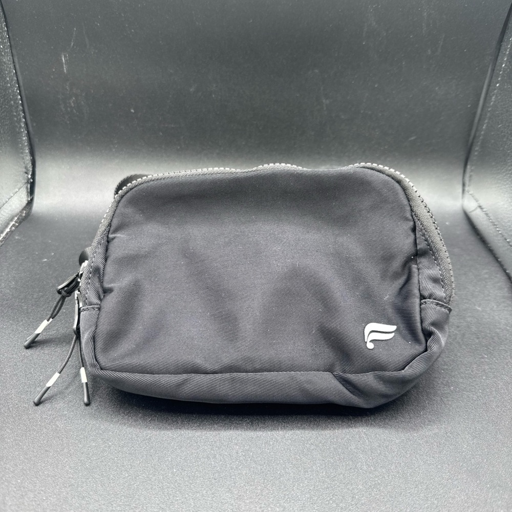 Fabletics The Belt Bag Black Tactical  Fanny Pack crossbody new without tags